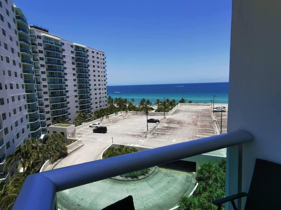 Luxury Stylish Oceanfront 2 Bedroom 2 Bathroom In Hollywood Fl エクステリア 写真
