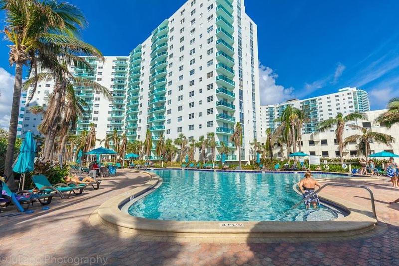 Luxury Stylish Oceanfront 2 Bedroom 2 Bathroom In Hollywood Fl エクステリア 写真