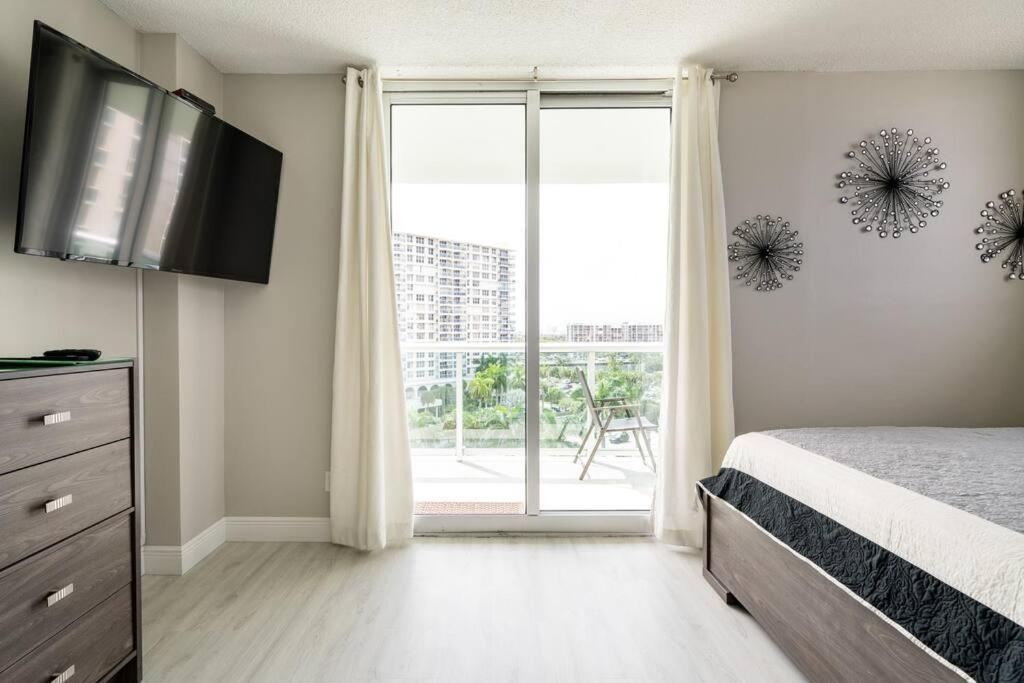 Luxury Stylish Oceanfront 2 Bedroom 2 Bathroom In Hollywood Fl エクステリア 写真