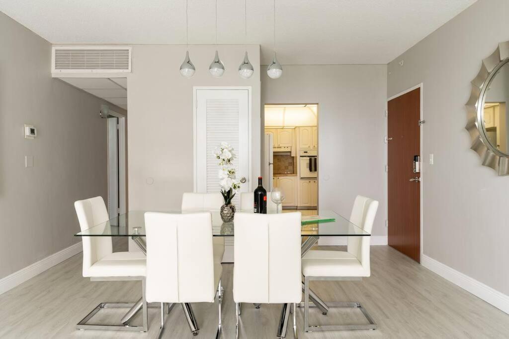 Luxury Stylish Oceanfront 2 Bedroom 2 Bathroom In Hollywood Fl エクステリア 写真