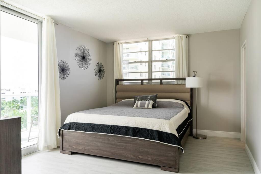 Luxury Stylish Oceanfront 2 Bedroom 2 Bathroom In Hollywood Fl エクステリア 写真